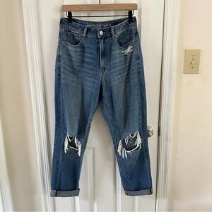 American Eagle Distressed Mom Jean Women’s Size 6